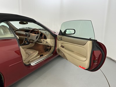 Lot 10 - 2000 Jaguar XKR Convertible