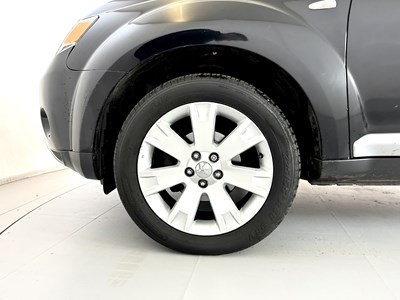 Lot 17 - 2008 Mitsubishi Outlander