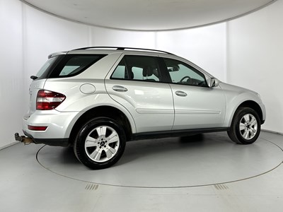 Lot 32 - 2009 Mercedes-Benz ML280