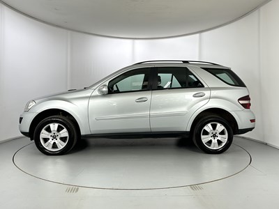 Lot 32 - 2009 Mercedes-Benz ML280