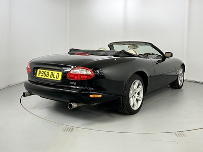 Lot 49 - 1998 Jaguar XK8