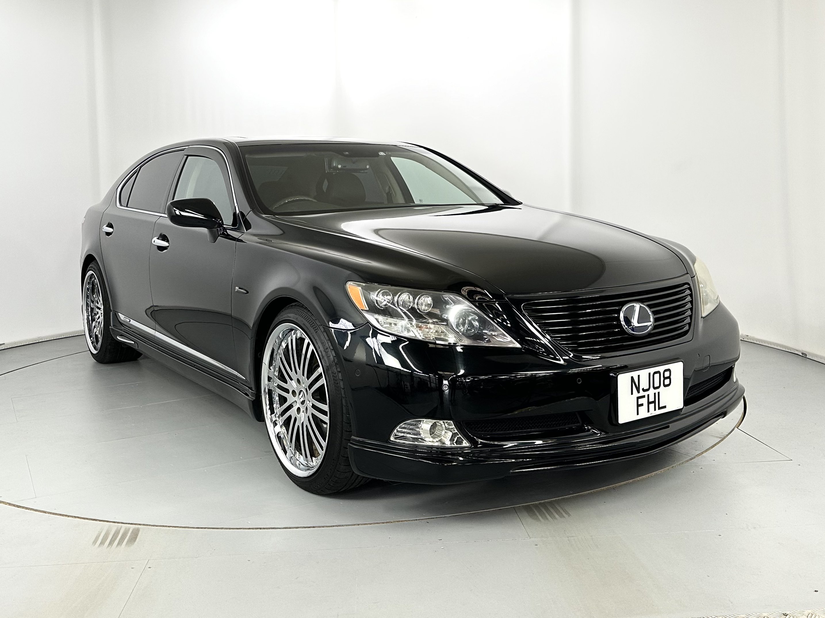 Lot 77 - 2008 Lexus LS600HL RSR