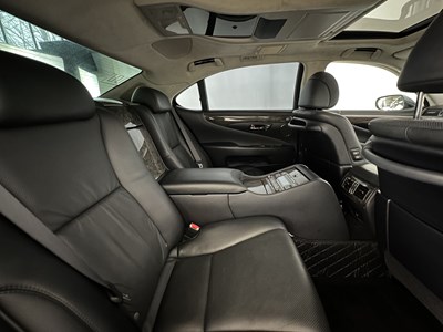 Lot 77 - 2008 Lexus LS600HL RSR