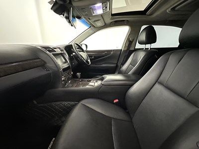 Lot 77 - 2008 Lexus LS600HL RSR