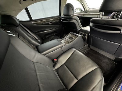 Lot 77 - 2008 Lexus LS600HL RSR