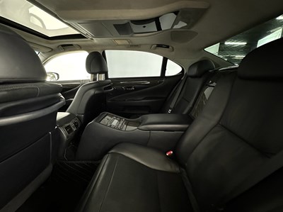 Lot 77 - 2008 Lexus LS600HL RSR