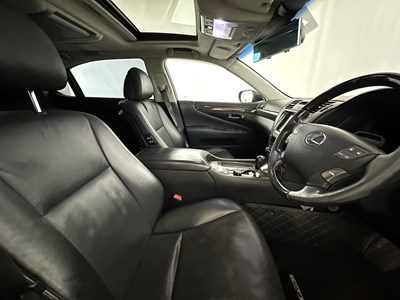 Lot 77 - 2008 Lexus LS600HL RSR