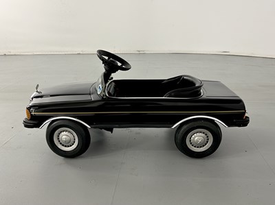 Lot 15 - Mercedes-Benz 650 JS - Electric Pedal Car - NO RESERVE