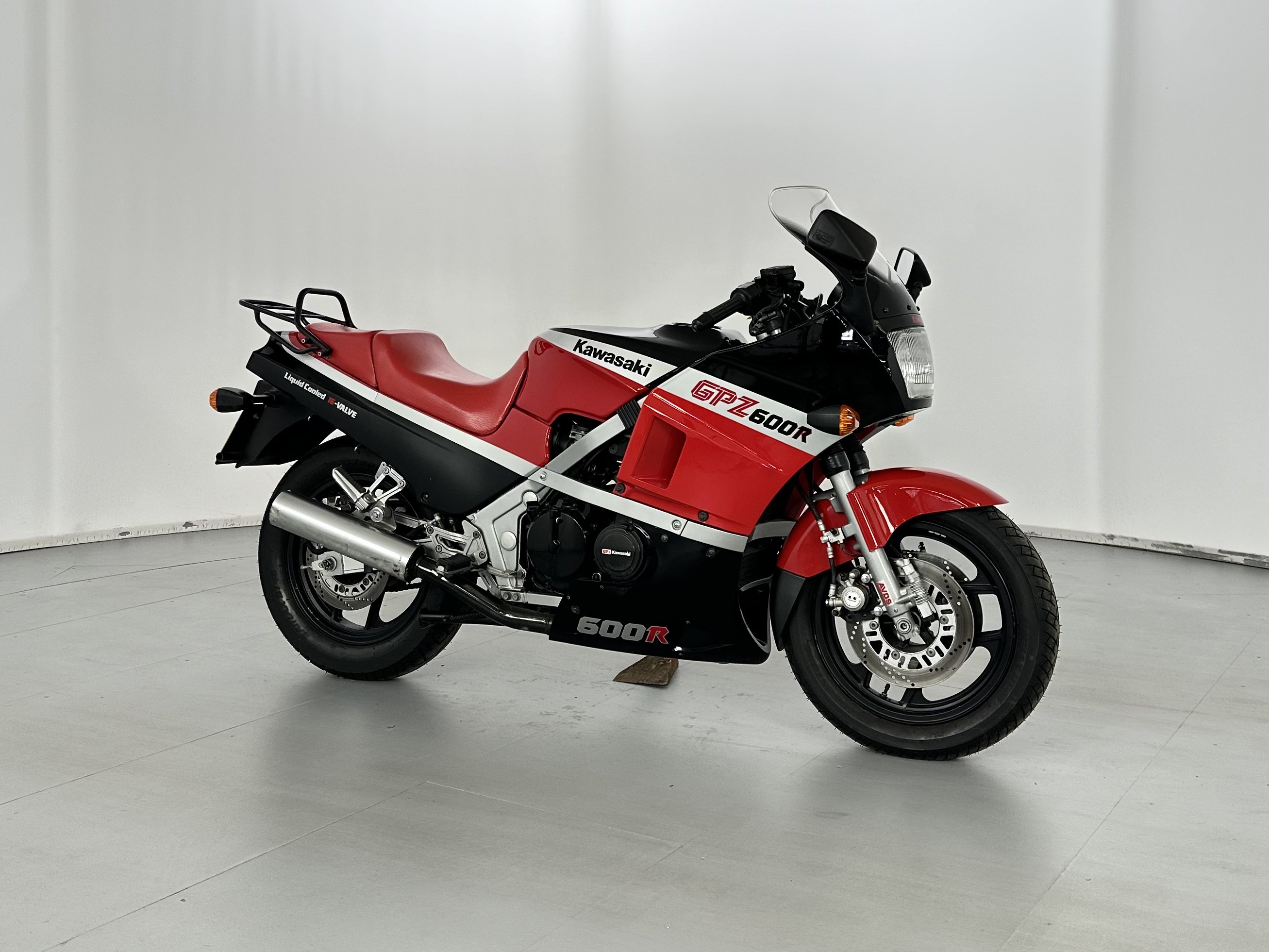 New type 1986年1〜3月号、6〜8月号 1986 Nissan 300ZX, 2+2 | JN1HZ16SXGX084386 | BidCars