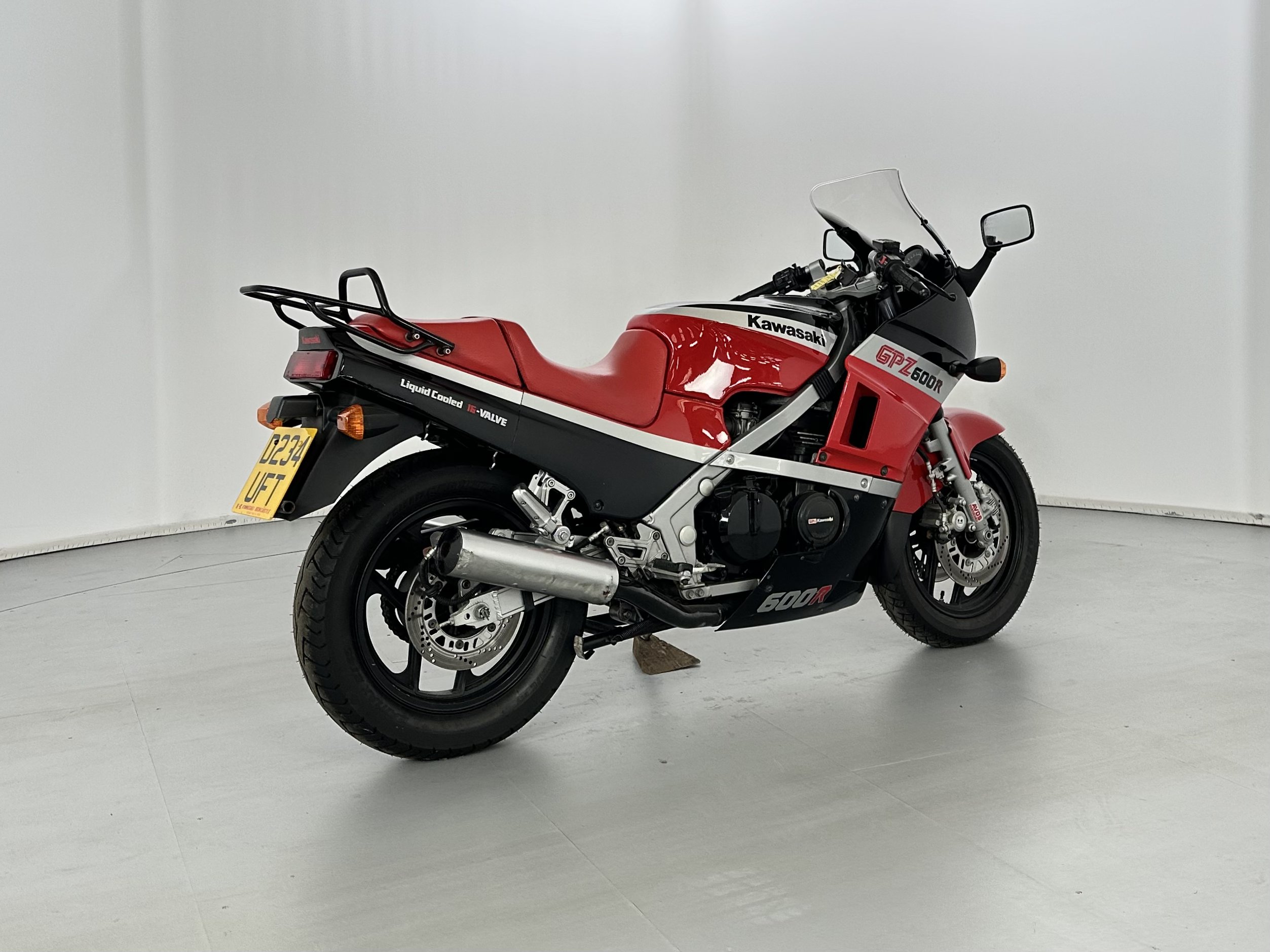 GP。 Lot 12 - 1986 Kawasaki GPZ600R