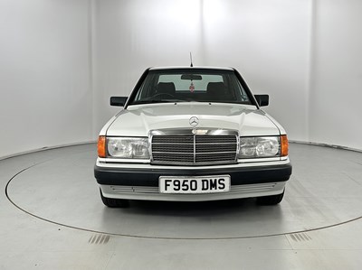 Lot 32 - 1989 Mercedes-Benz 190E