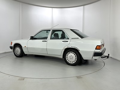 Lot 32 - 1989 Mercedes-Benz 190E