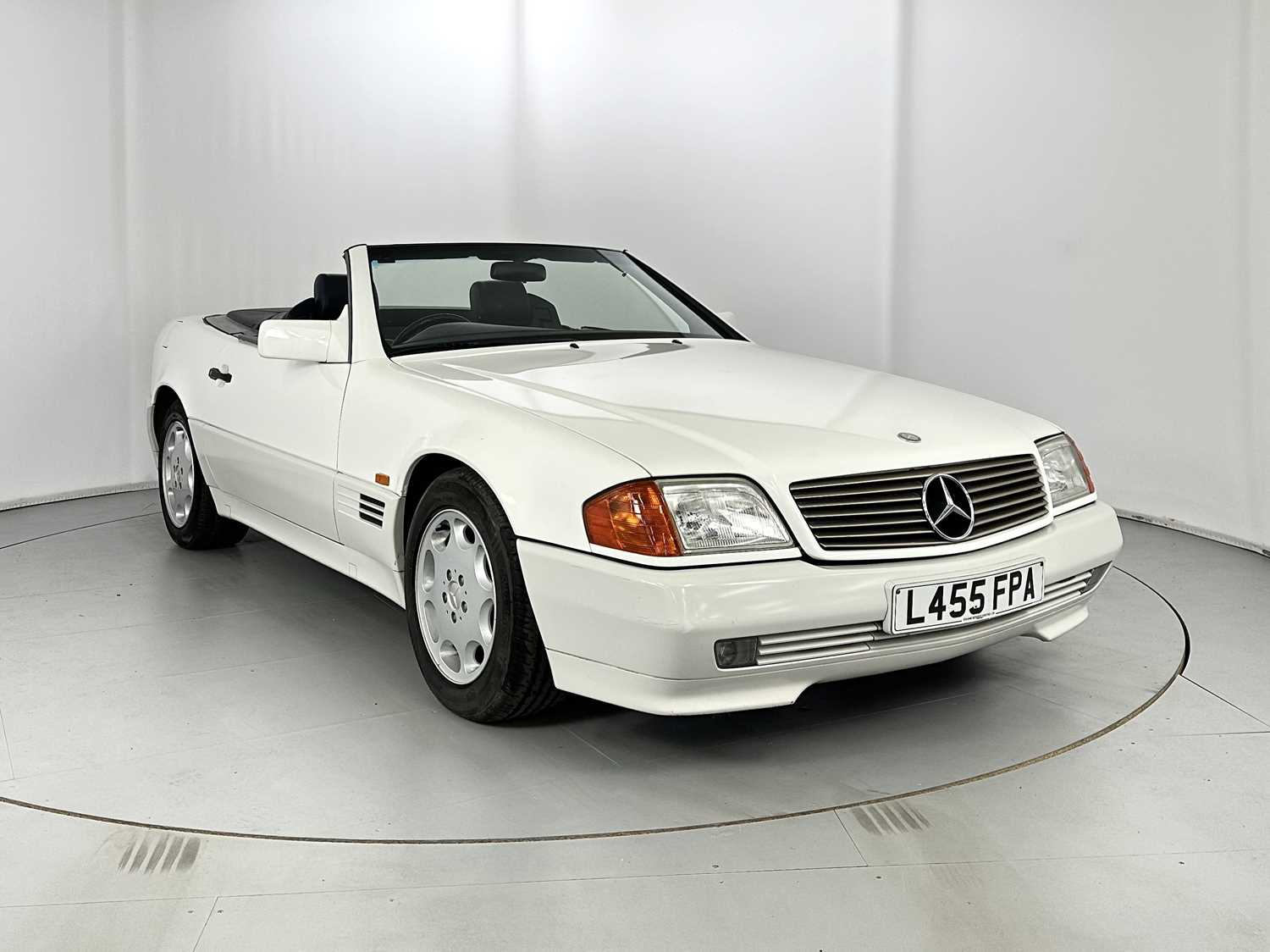 Lot 146 - 1994 Mercedes-Benz SL280