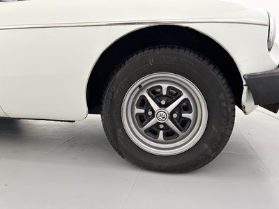 Lot 4 - 1977 MG B Roadster