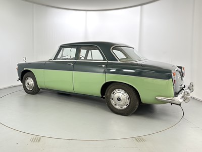 Lot 10 - 1965 Rover P5