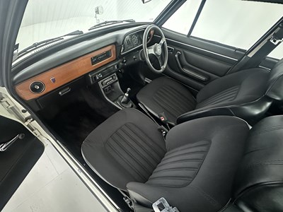 Lot 35 - 1975 Ford Escort GHIA