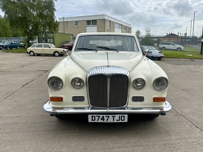 Lot 73 - 1986 Daimler DS420 Limousine