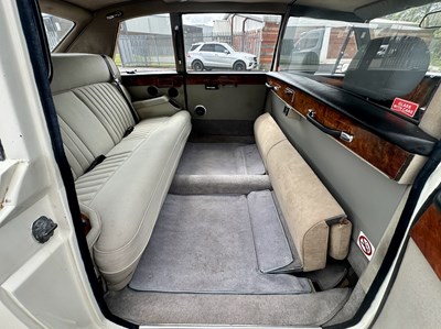 Lot 73 - 1986 Daimler DS420 Limousine