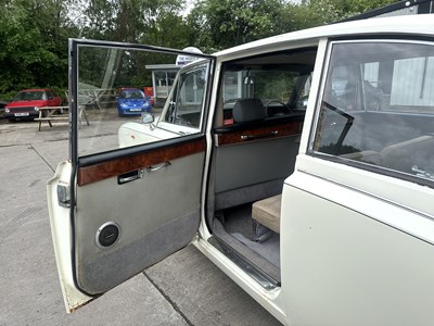 Lot 73 - 1986 Daimler DS420 Limousine