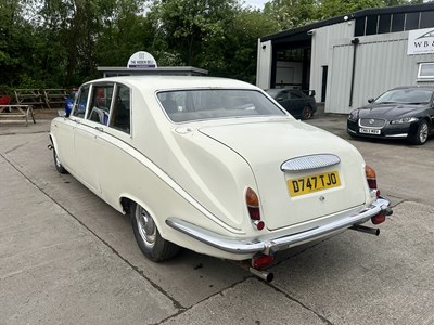 Lot 73 - 1986 Daimler DS420 Limousine