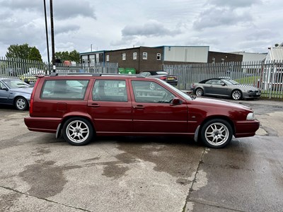 Lot 22 - 1999 Volvo  V70 T5