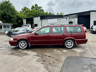 Lot 22 - 1999 Volvo  V70 T5