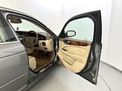 Lot 21 - 2005 Jaguar XJ6 - NO RESERVE