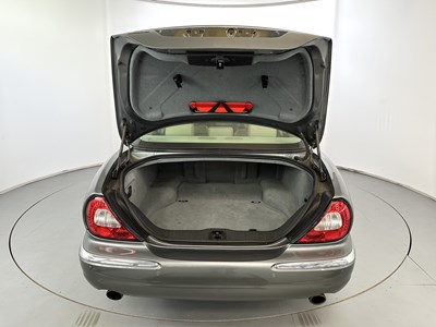Lot 21 - 2005 Jaguar XJ6 - NO RESERVE