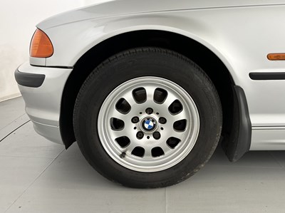 Lot 95 - 2000 BMW 318i Touring