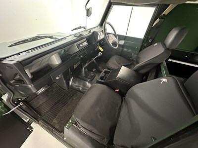 Lot 23 - 2003 Land Rover Defender 90