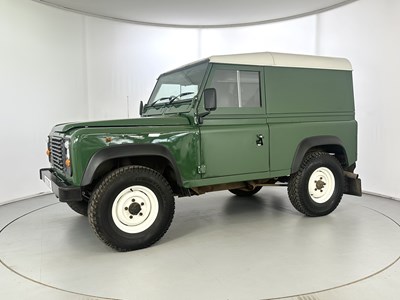 Lot 23 - 2003 Land Rover Defender 90