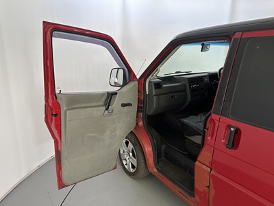 Lot 14 - 2000 Volkswagen Transporter 800 Special