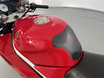 Lot 27 - 1997 Honda VFR 750