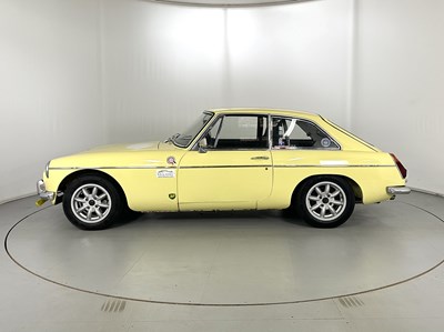 Lot 39 - 1969 MG BGT