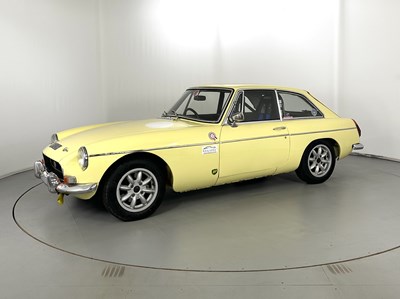 Lot 39 - 1969 MG BGT