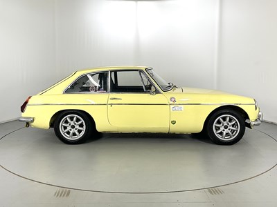 Lot 39 - 1969 MG BGT