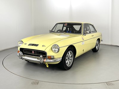 Lot 39 - 1969 MG BGT