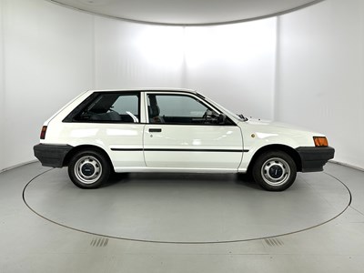 Lot 25 - 1987 Nissan Sunny