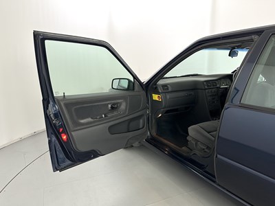 Lot 120 - 1999 Volvo S70