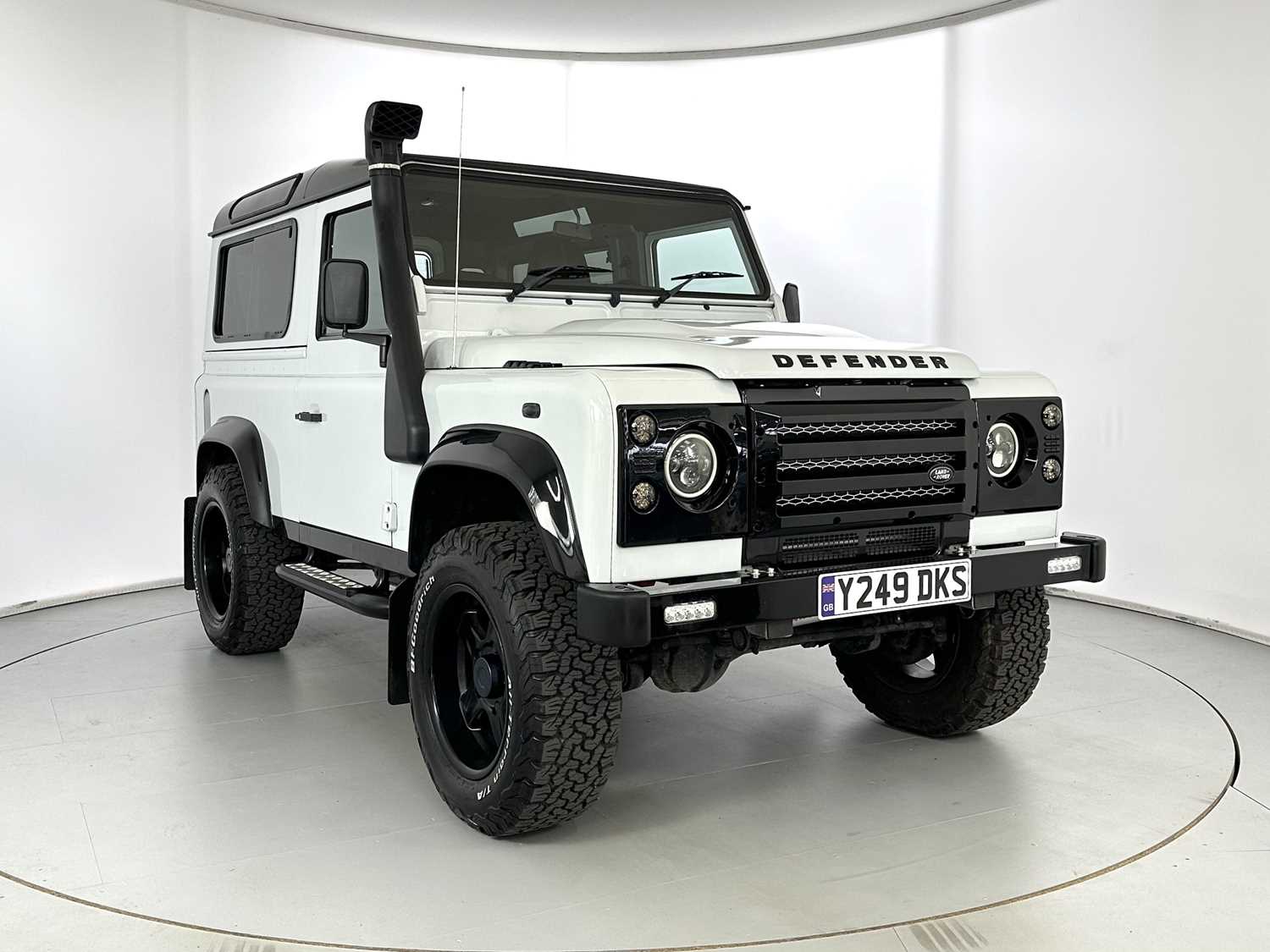 Lot 113 - 2001 Land Rover Defender 90