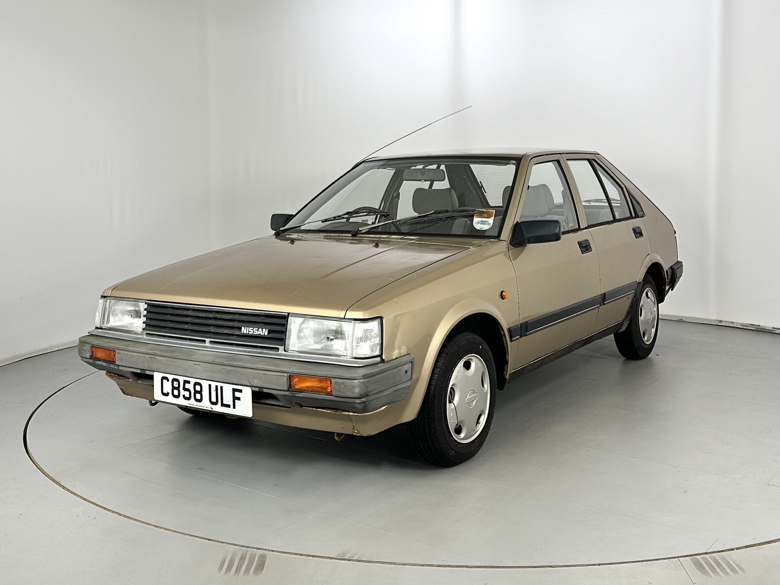 Lot 107 - 1985 Nissan Cherry Lot 107 - 1985 Nissan Cherry