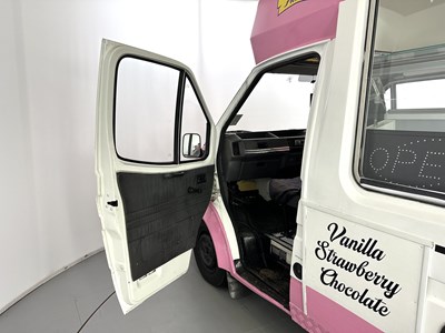 Lot 52 - 1990 Ford Transit Whitby Morrison Ice Cream Van