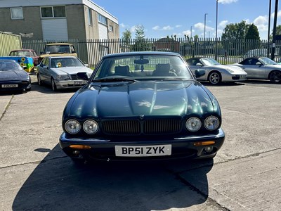 Lot 93 - 2002 Jaguar XJ V8