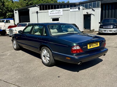 Lot 93 - 2002 Jaguar XJ V8