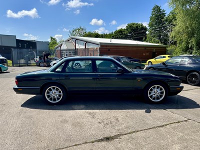 Lot 93 - 2002 Jaguar XJ V8