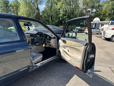 Lot 93 - 2002 Jaguar XJ V8