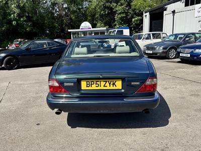 Lot 93 - 2002 Jaguar XJ V8