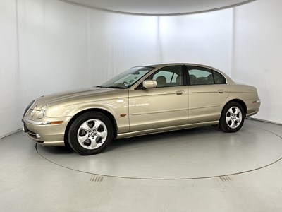 Lot 55 - 1999 Jaguar S-Type