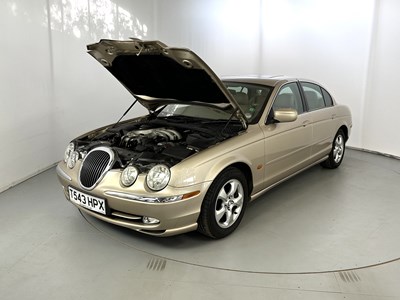 Lot 55 - 1999 Jaguar S-Type