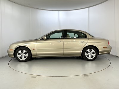 Lot 55 - 1999 Jaguar S-Type